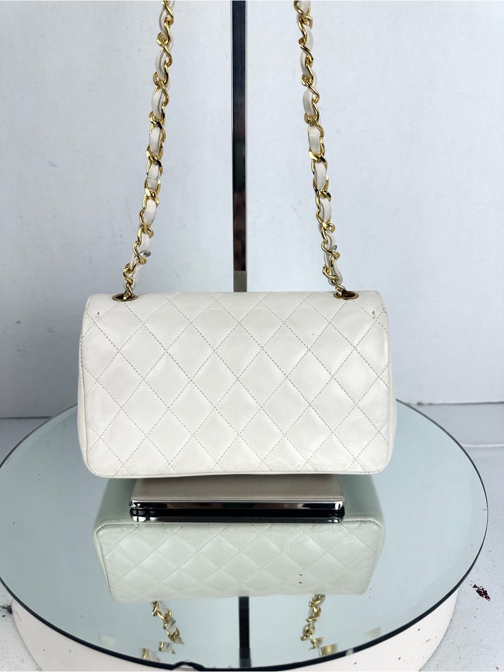 Chanel Vintage Mini Flap Bag White Lambskin Quilted Crossbody 24KT Classic CC - Picture 4 of 12